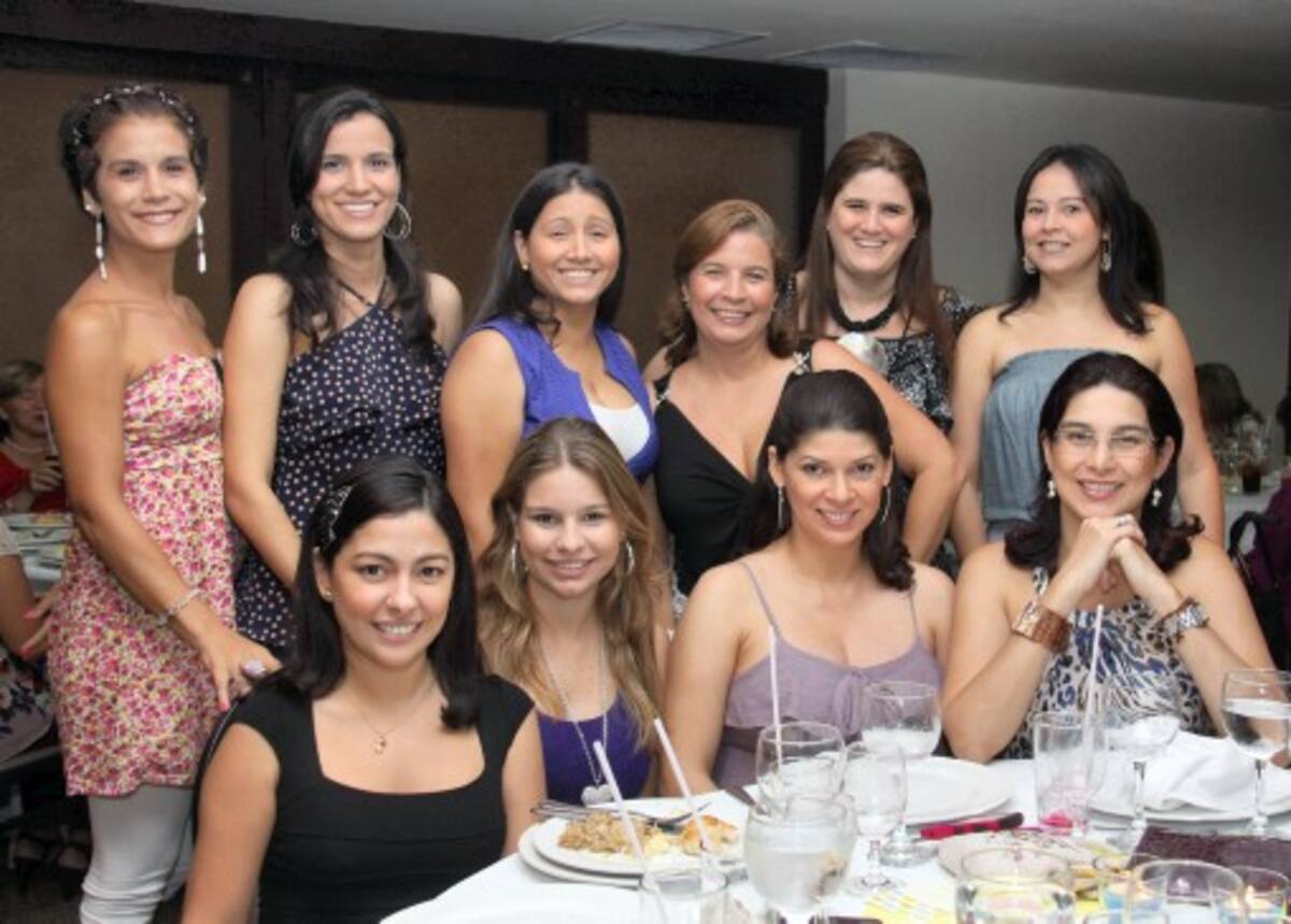 De pie: María Fernanda Ibarra, Cristina Samudio, María Estela Álvarez, Pilar Daza, Ileana Stevenson y Orieta Pareja; sentadas: Hannia Lizarazo, Julieta Cavelier, Tatiana Díaz y Sofía Covo. FOTOS: MARUJA PARRA/EL UNIVERSAL/