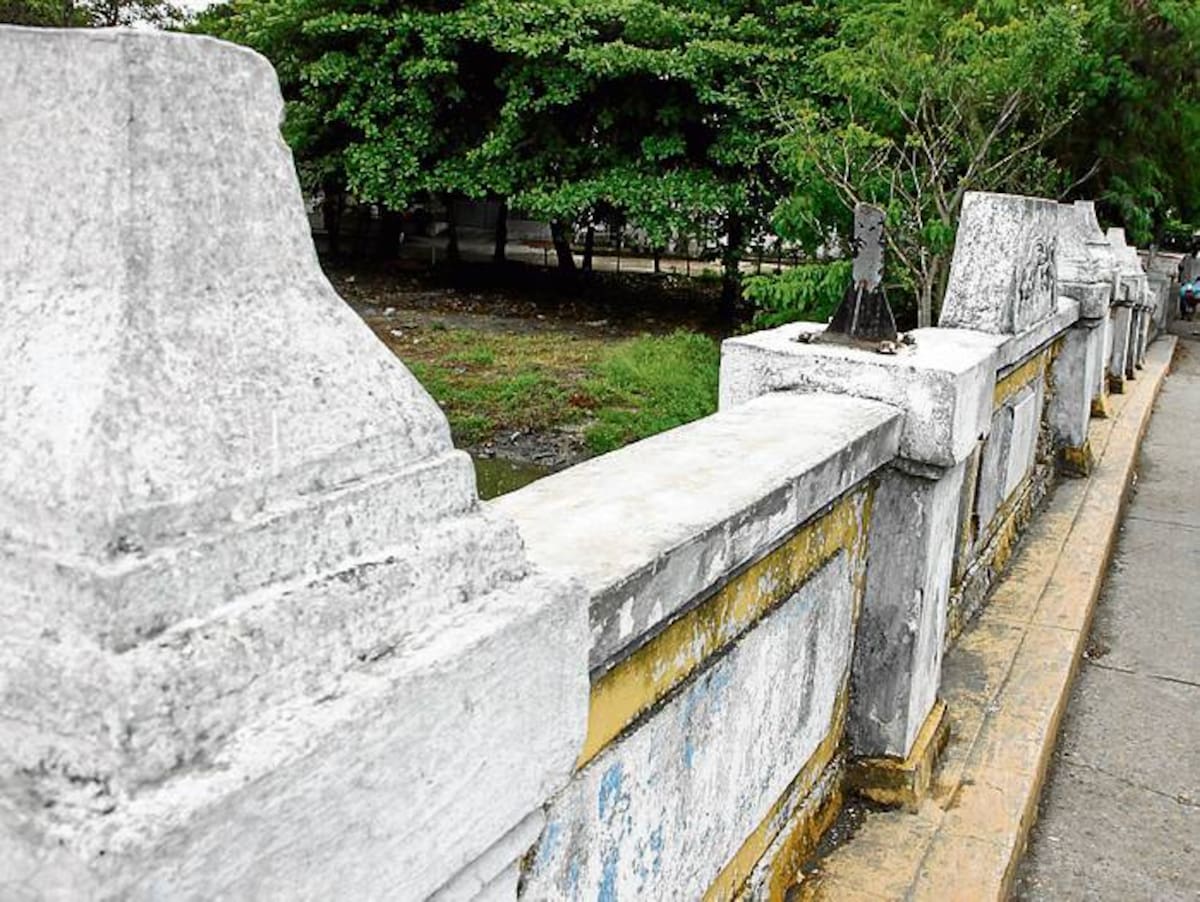 El deterioro de la estructura general del Puente Jiménez es evidente. ZENIA VALDELAMAR-EL UNIVERSAL