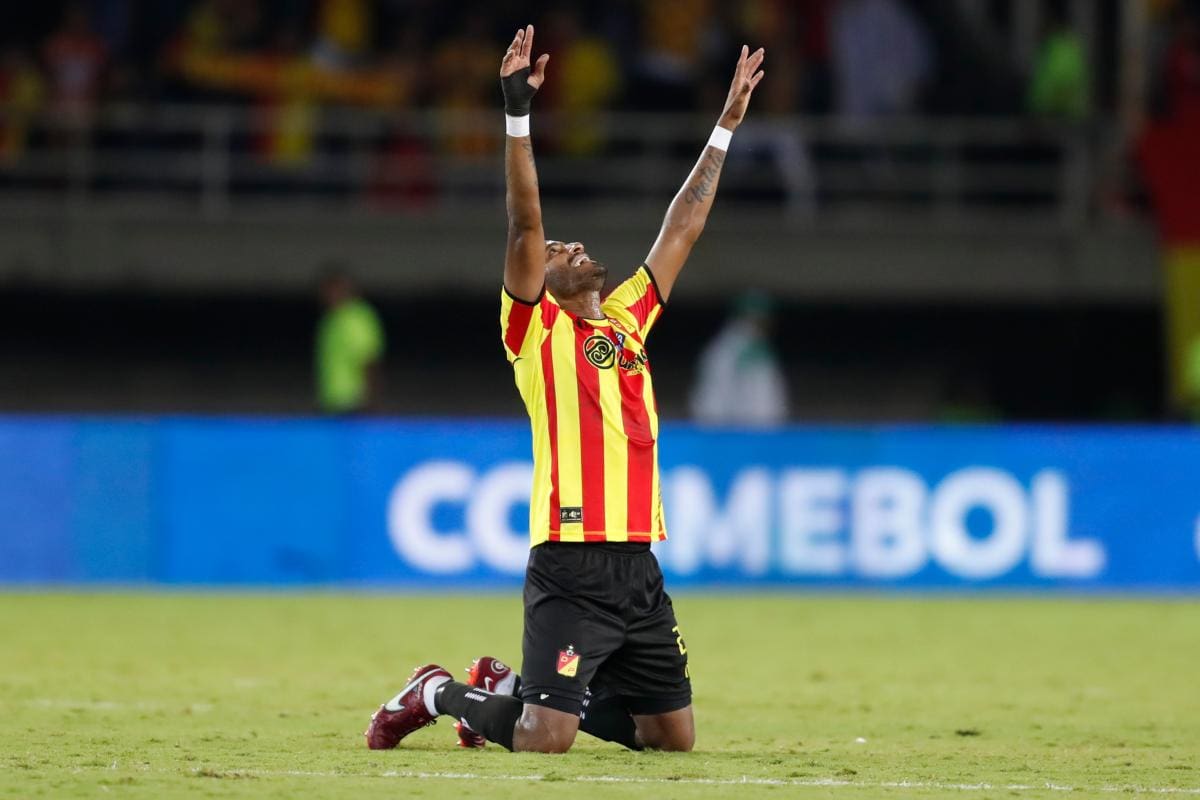 Carlos Ramírez celebrando el gol que le dio el paso a Deportivo Pereria a los cuartos de final.//EFE