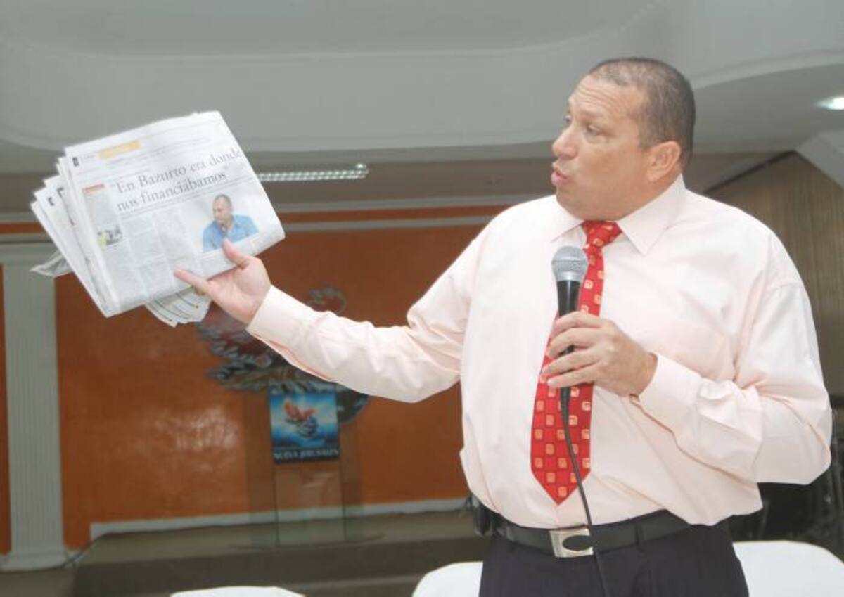 Johnny Copete Garzón afirma que tratan de enlodarlo, porque no ha cedido a las extorsiones que le piden quienes están en la cárcel. Julio Castaño