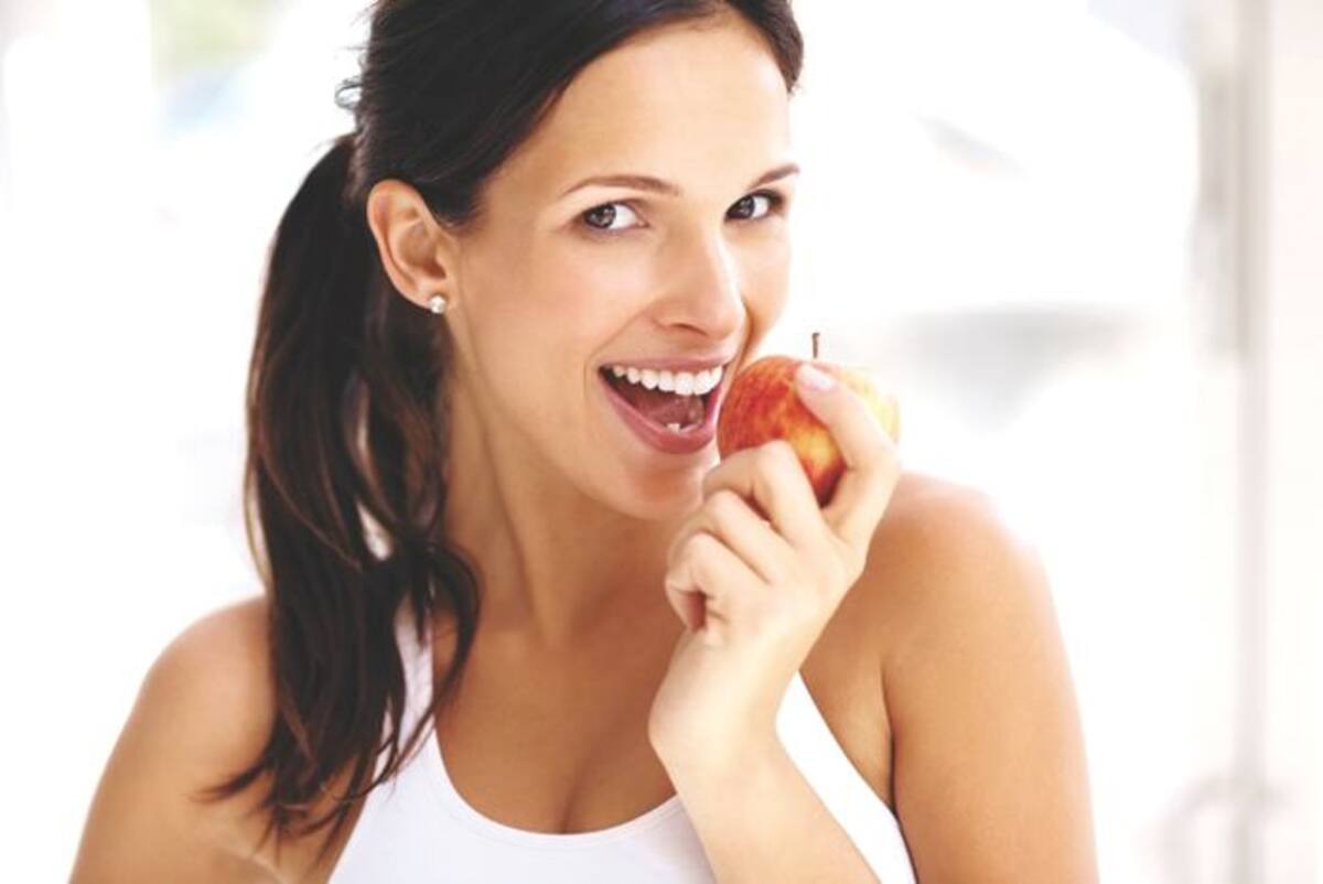 TA LOS 20: al vez empiece a ver en la báscula unas libras de más, que poco a poco irán aumentando. Es necesario reducir la cantidad de alimentos, procurando que sean nás sanos y naturales.