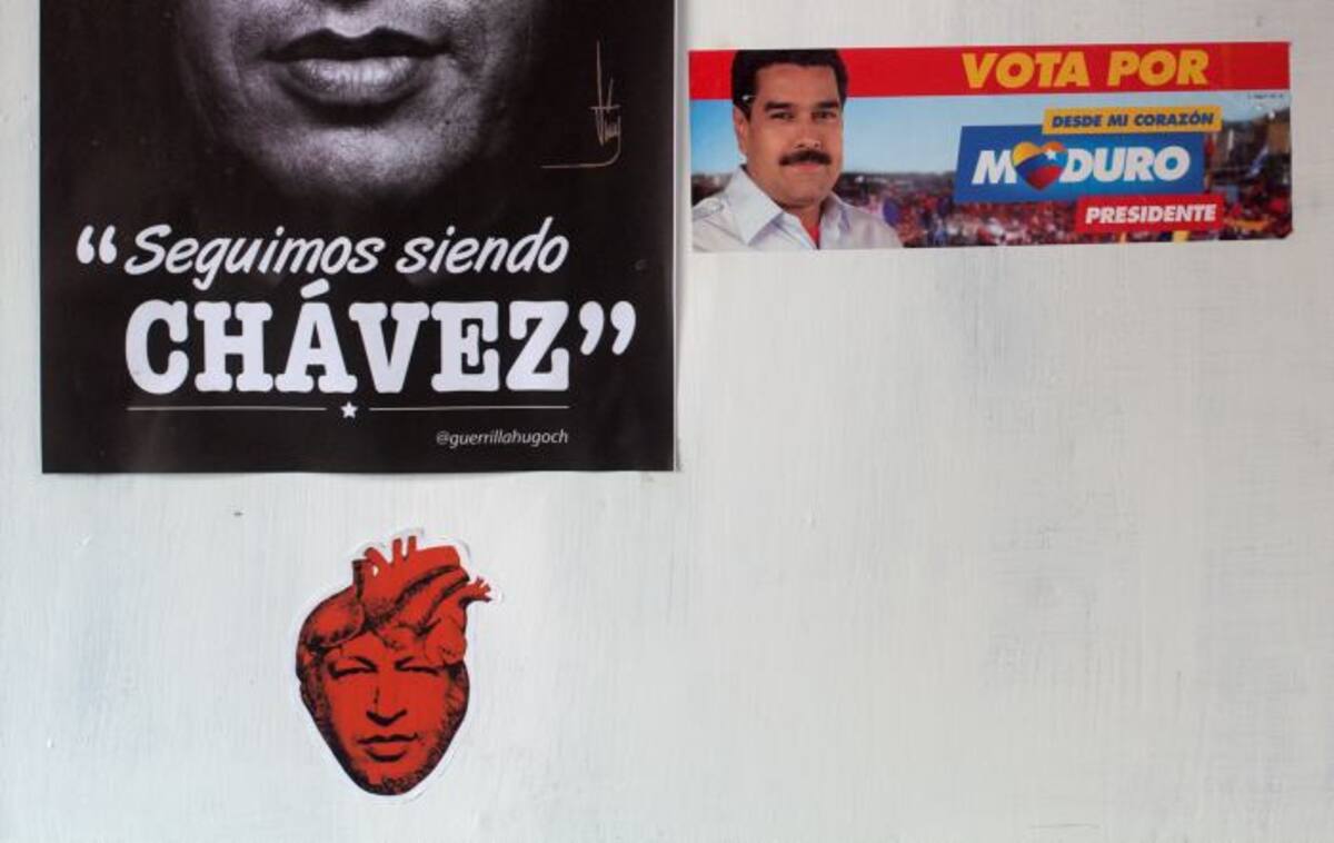 Ninguno de los miembros del grupo artístico "Irreversibilidad" hubiese vaticinado un fenómeno como este, cuando se les ocurrió montar puestos callejeros de tatuaje para recordar al carismático líder, fallecido el 5 de marzo tras luchar casi dos años contra un cáncer. AP Ramon Espinosa