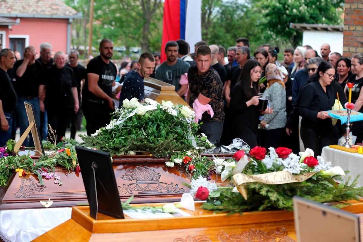 Arrestan en Serbia al padre del tirador mortal de 8 personas