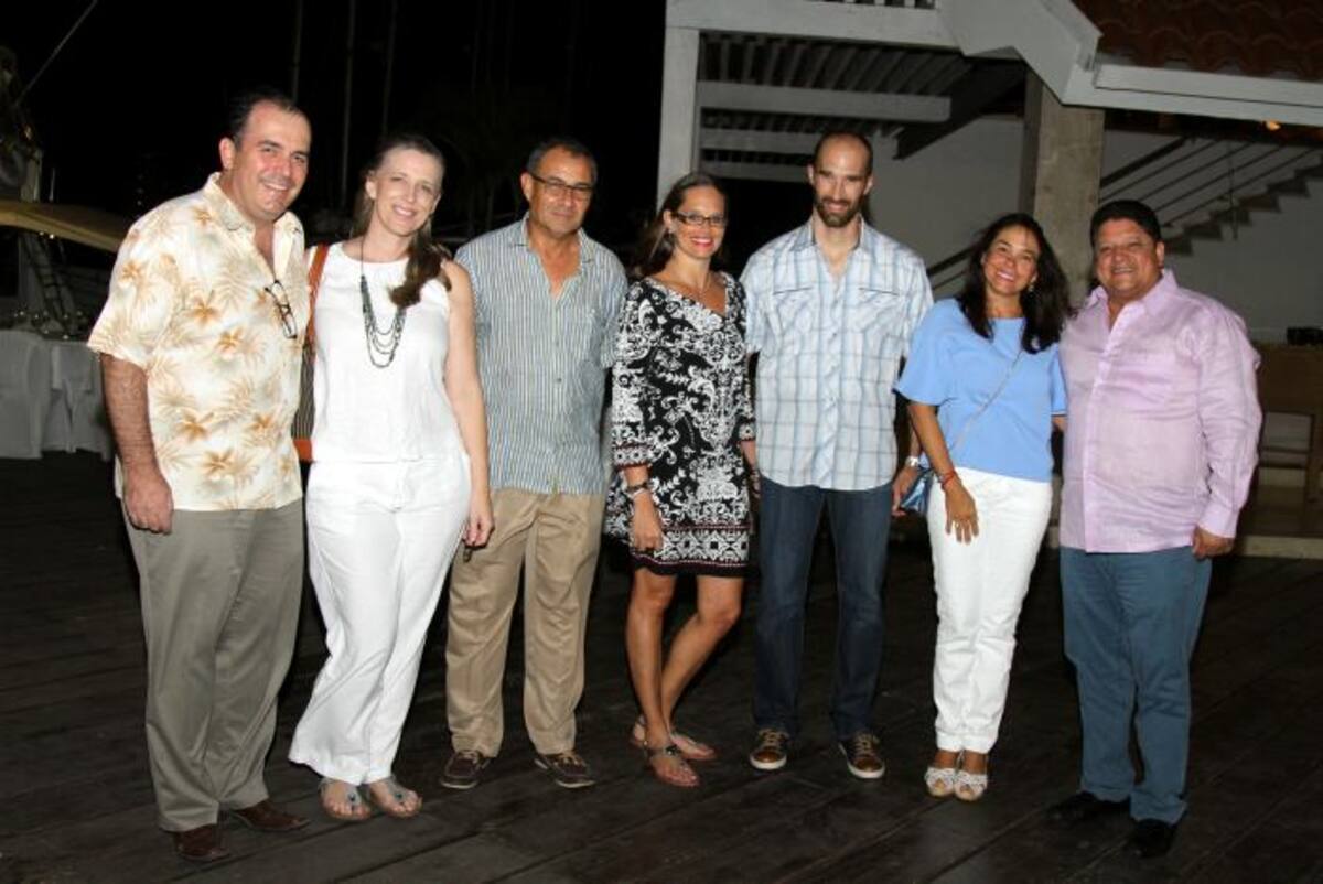 Guillermo Del Castillo, Tess Rix, Amaury Benedetti, Bárbara Conte, Antony Conte, Yolita Malo y Carlos Humberto Ochoa. MARUJA PARRA