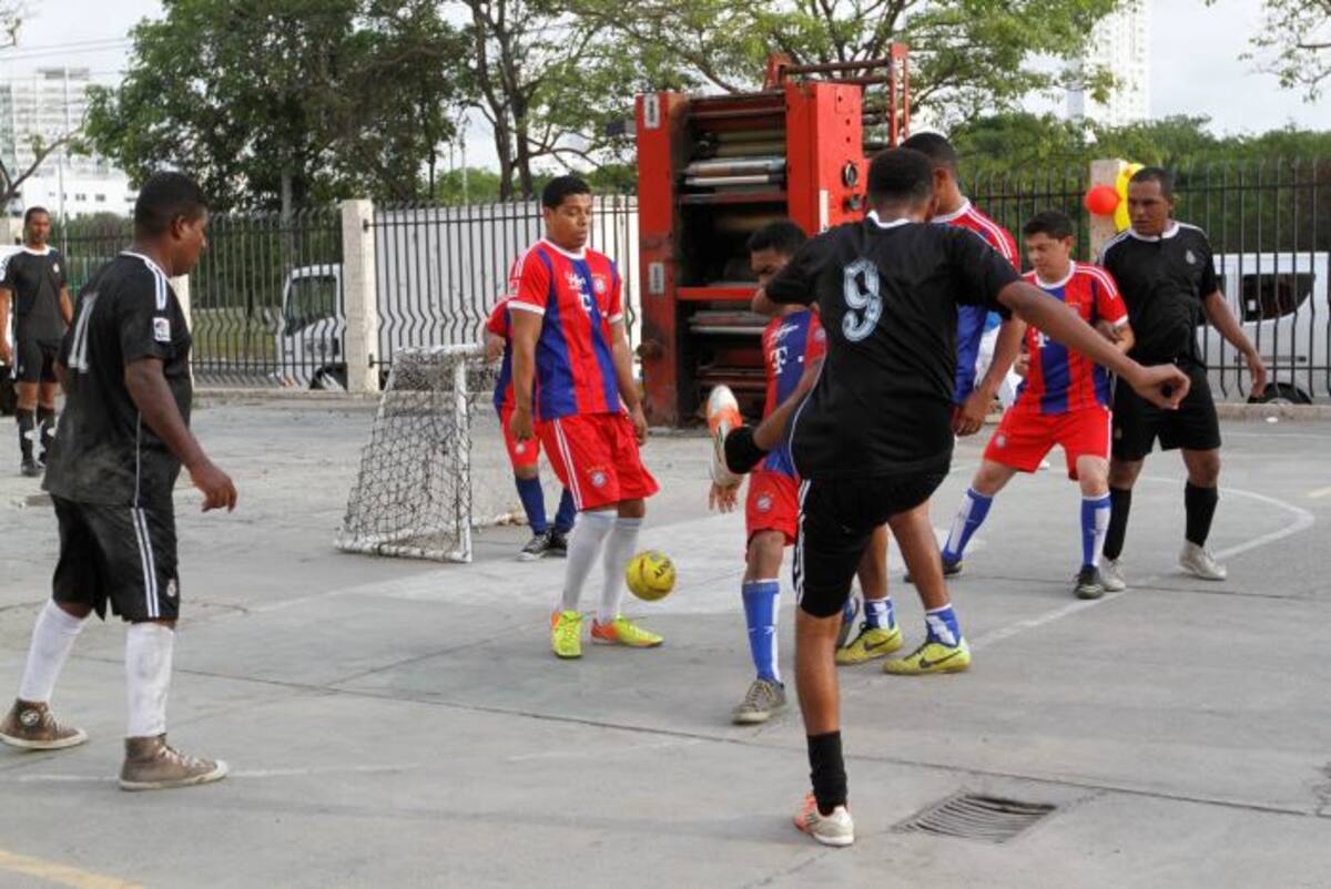 El partido terminó empatado 2-2 y se definió en tanda de penales.