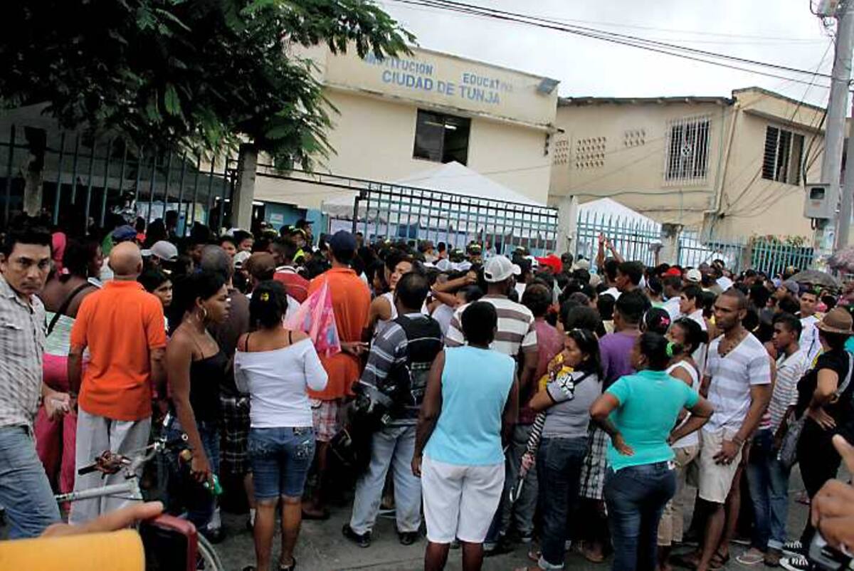 Así se encontraba el acceso al puesto de votación de Ciudad de Tunja, a las 11 y 30 de la mañana de ayer. ZENIA VALDELAMAR-EL UNIVERSAL