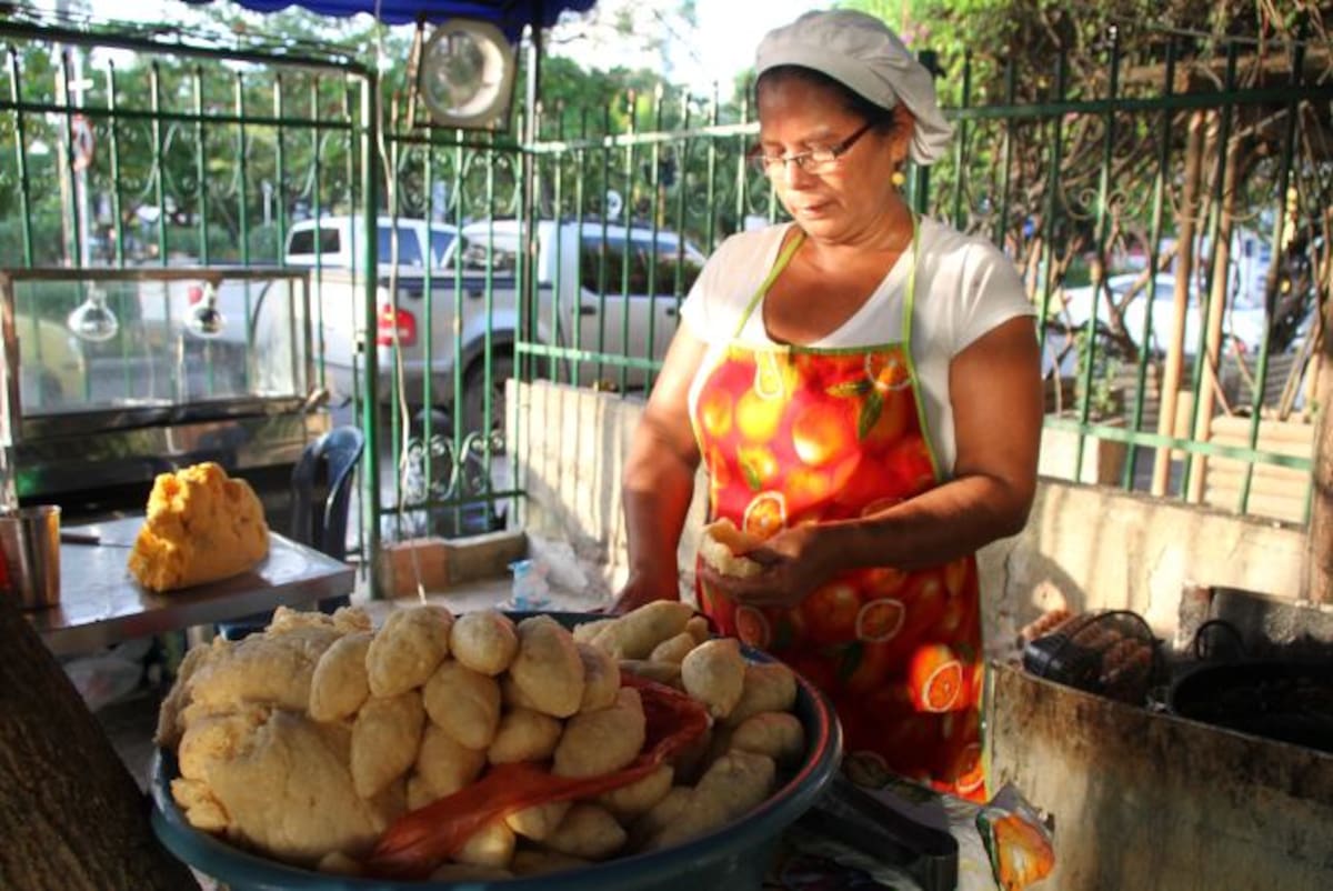 ZENIA VALDELAMAR, GENTE BAHÍA - EL UNIVERSAL