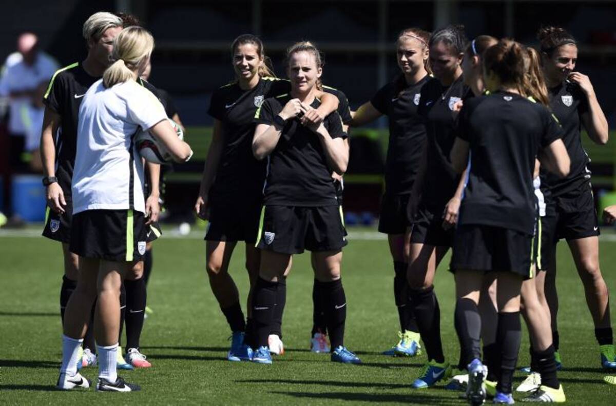 Estados Unidos se prepara para la final ante Japón. AFP FRANCK FIFE