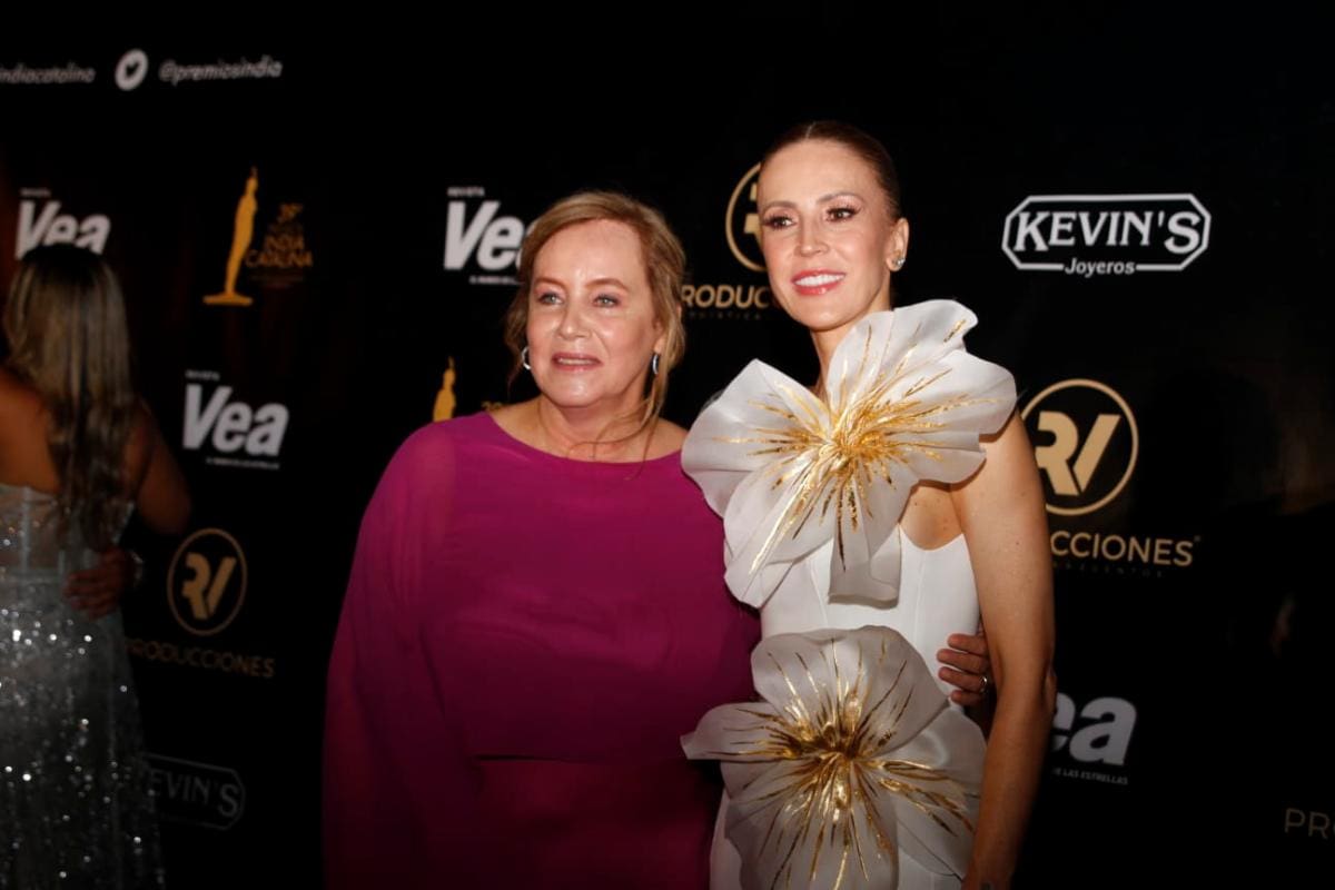 Alejandra Borrero y Alejandra Azcárate.