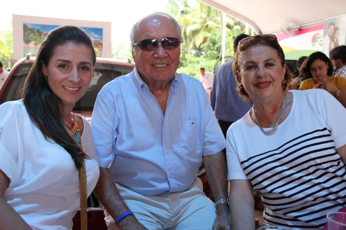 Jimena Robledo, Fernando Mejía y Gladys Gómez.
