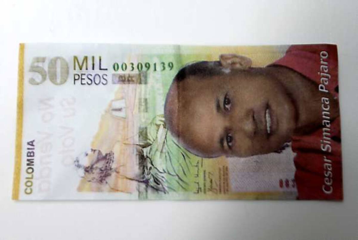 Estos son los billetes en-tregados en Mahates por el candidato liberal a la alcaldía municipal César Simanca, para promover un voto libre. AROLDO MESTRE - EL UNIVERSAL
