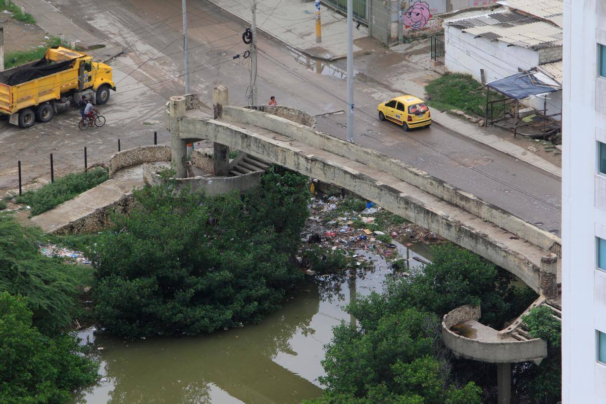 Este era el puente Benjamín Herrera, antes de ser demolido.