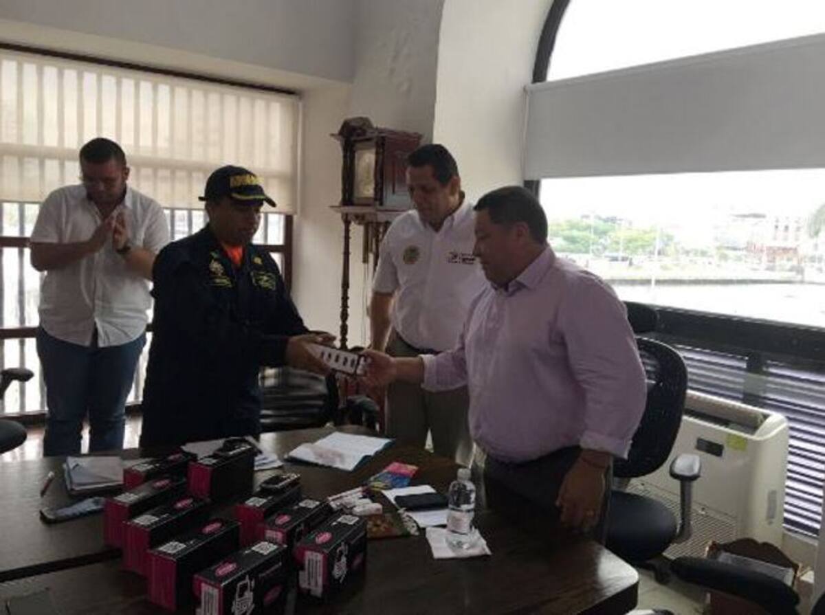 Guardacostas cuenta ahora con 15 avanteles para cada una de las unidades que estan en tierra, antenas de comunicación y reacción rápida. Foto tomada de Twitter @distrisegctg
