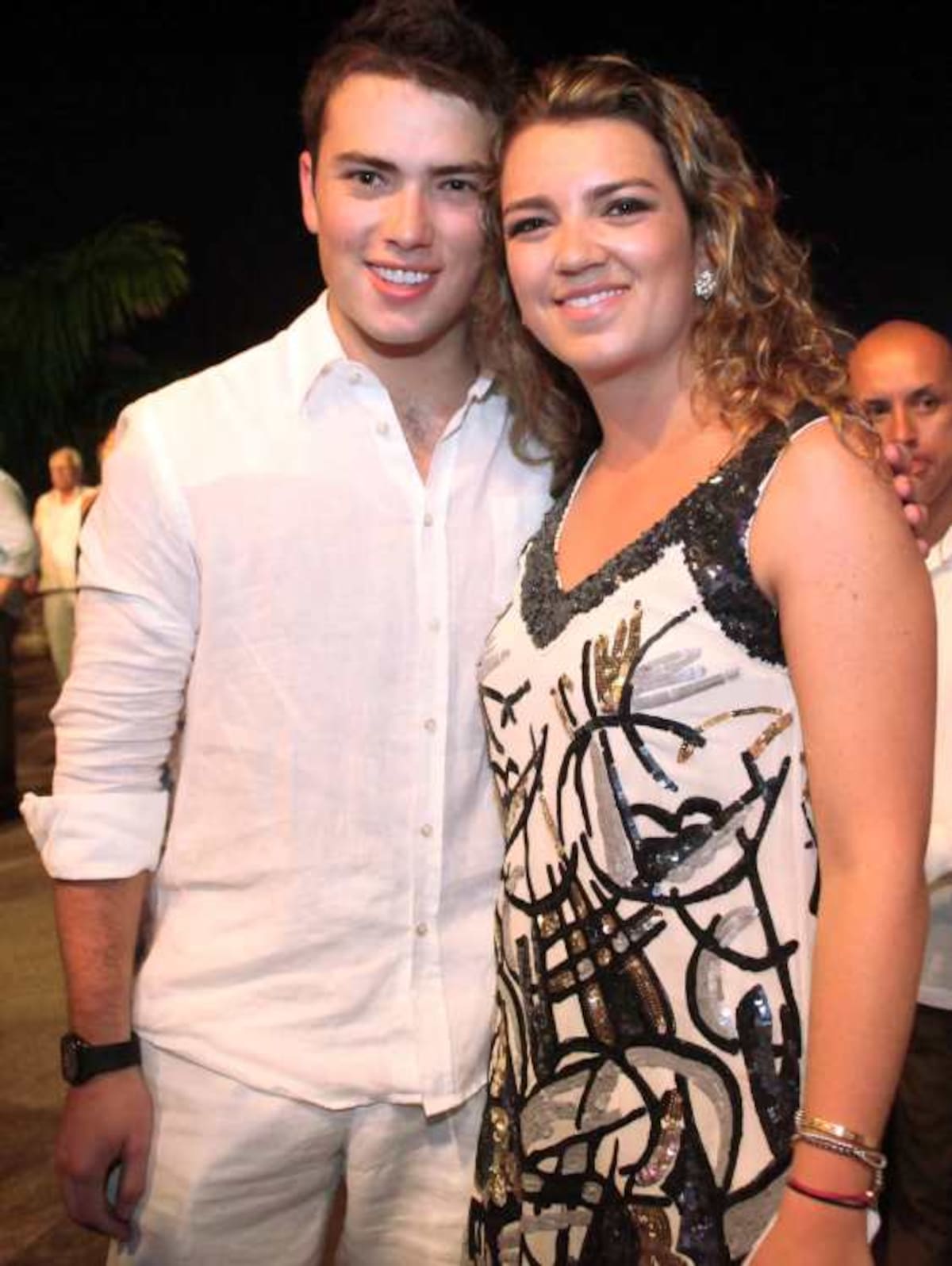 Esteban y María Antonia Santos, los hijos del presidente Santos se unieron a la fiesta en Cartagena. fotos:archivo particular
