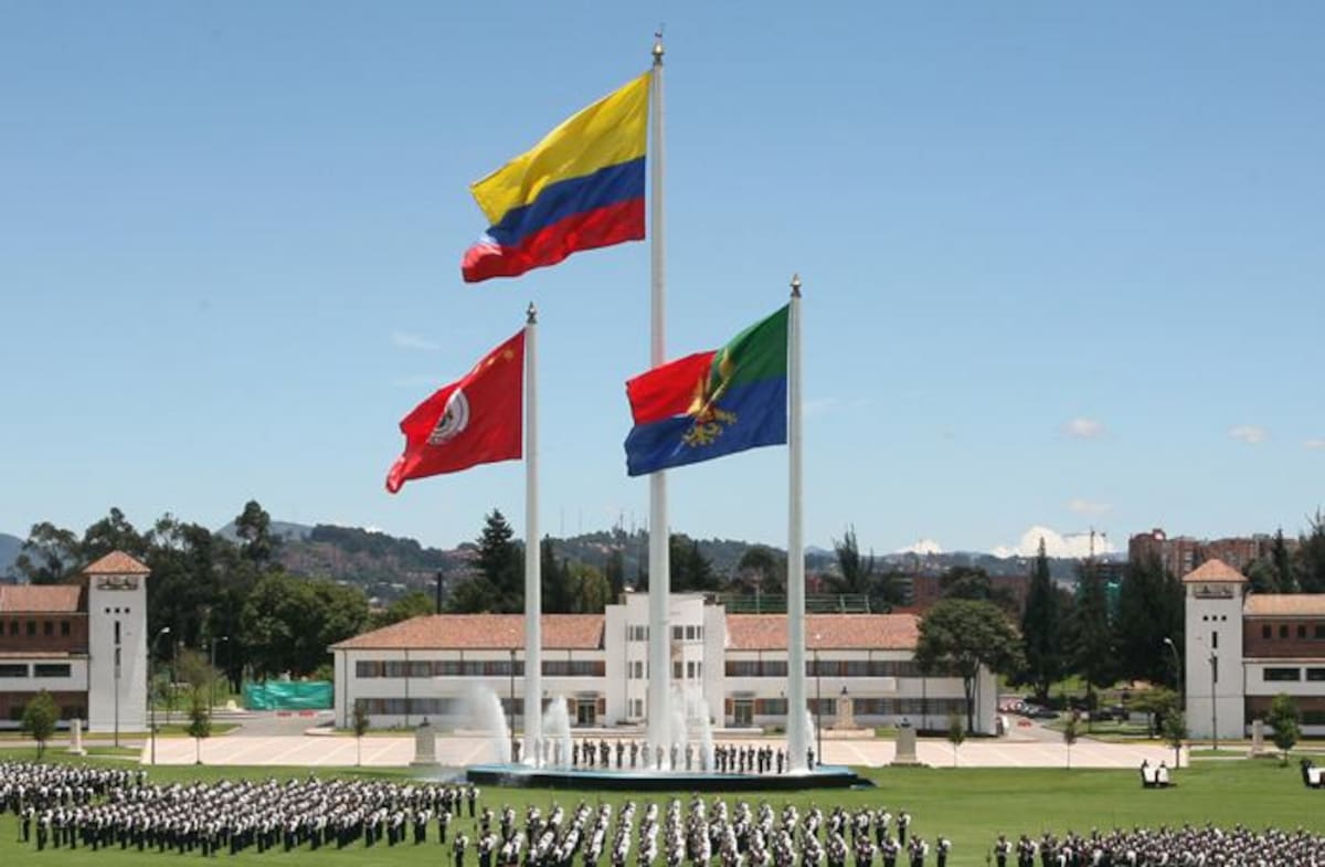 Convocatoria de profesionales para la Escuela Militar de Cadetes. ESMIC.
