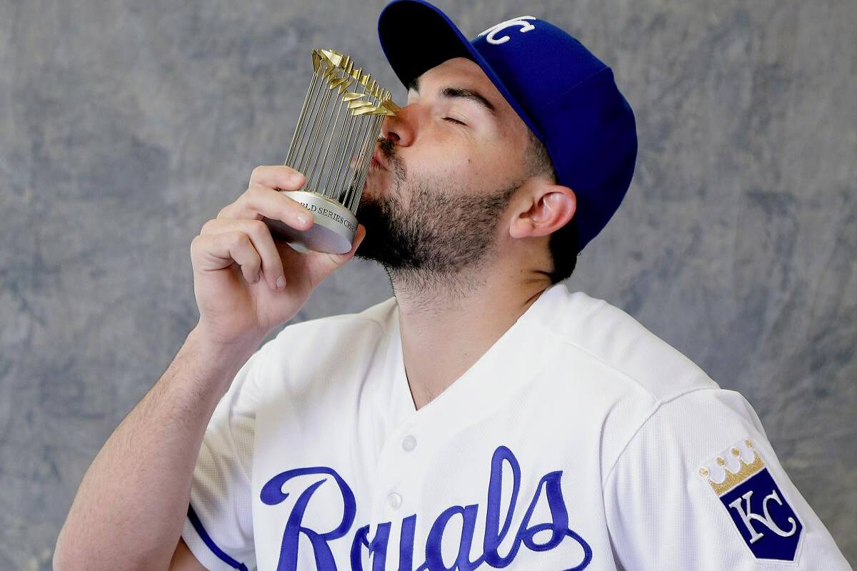 Eric Hosmer se retira del béisbol tras 13 años de carrera y un título de la Serie Mundial