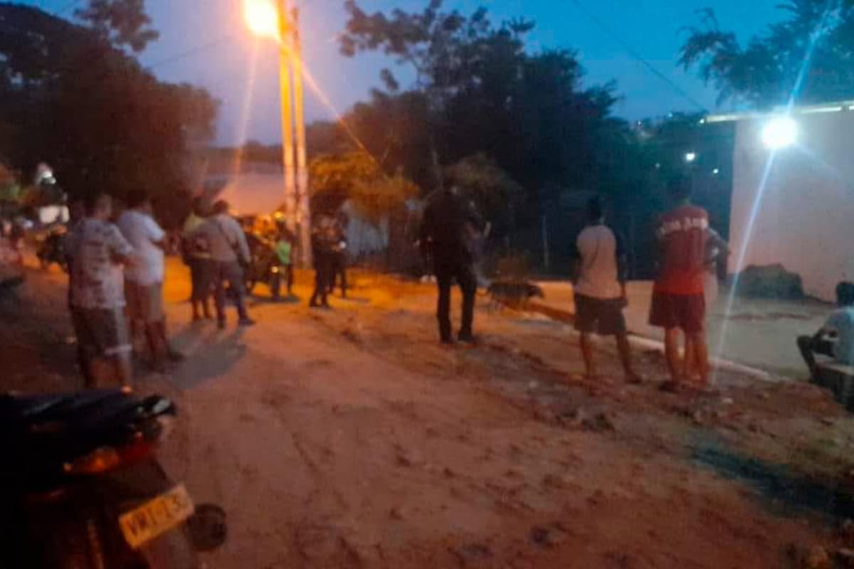 En la entrada de una iglesia, sicarios asesinan a balazos a un joven