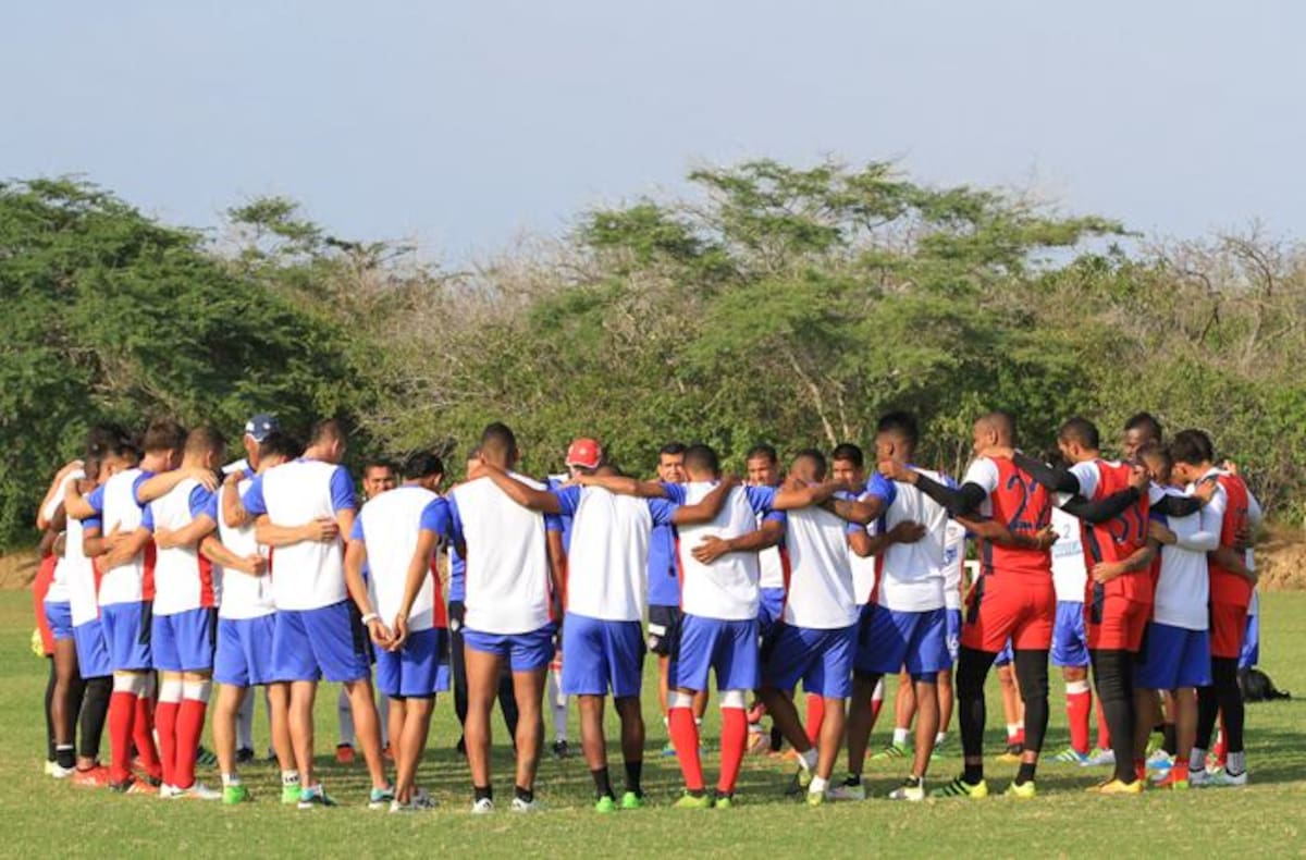 Los jugadores del equipo Junior en campo de entrenamiento. Jorge Payares Nieto
