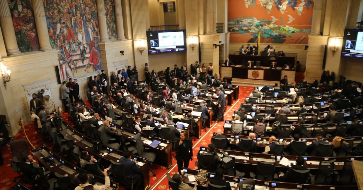 Aplazan debate de control político por decreto de emergencia económica