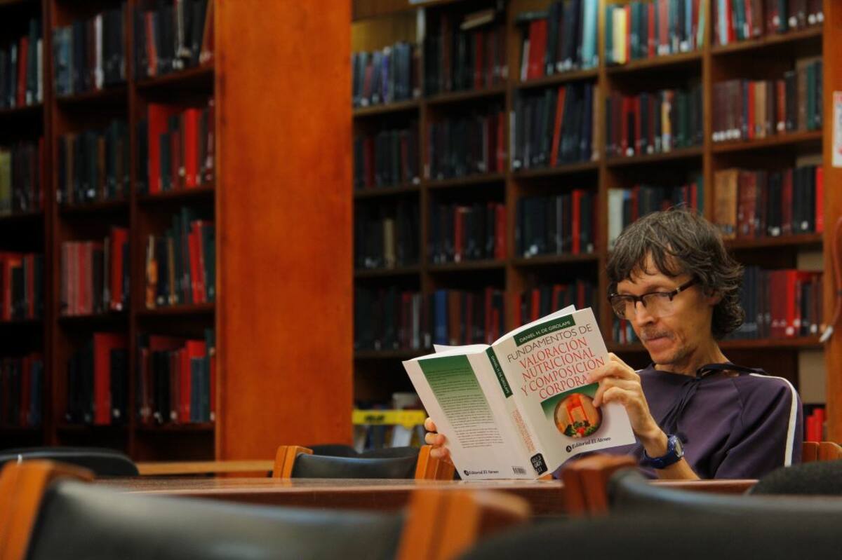 Hay quienes prefieren el olor de un buen libro. Fotos: Kailline Giraldo/ El Universal/