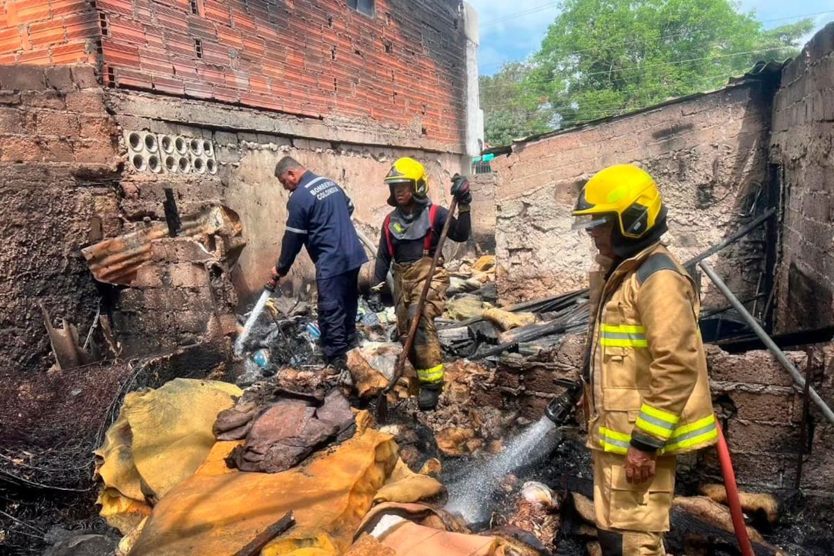 Grave incendio en vivienda de Olaya Herrera: 3 adultos mayores, a salvo