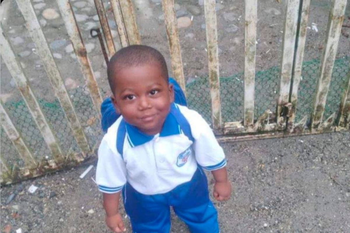 Yanfri, el niño que es tendencia por su curiosa forma de caminar