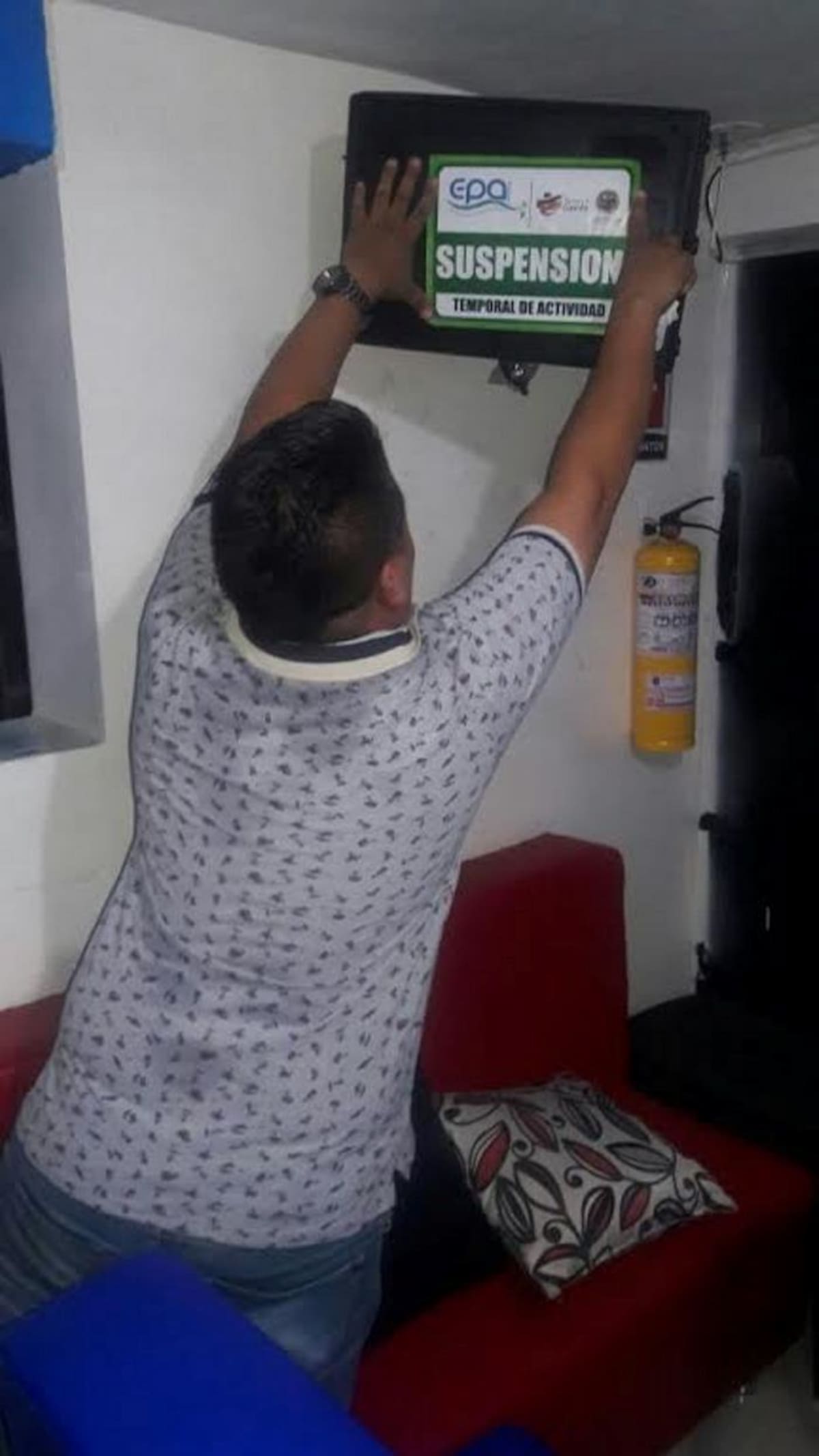 Los establecimientos suspendidos son: La Vuelta Disco Bar; OOpa Club; Limbo Disco Bar; African Disco Club; Jamaica Caribean Music; San Andrés Isla Party; Mambo Lounge Bar y la Fantástica Disco Club. En el Centro, el hostal Media Luna. Cortesía.