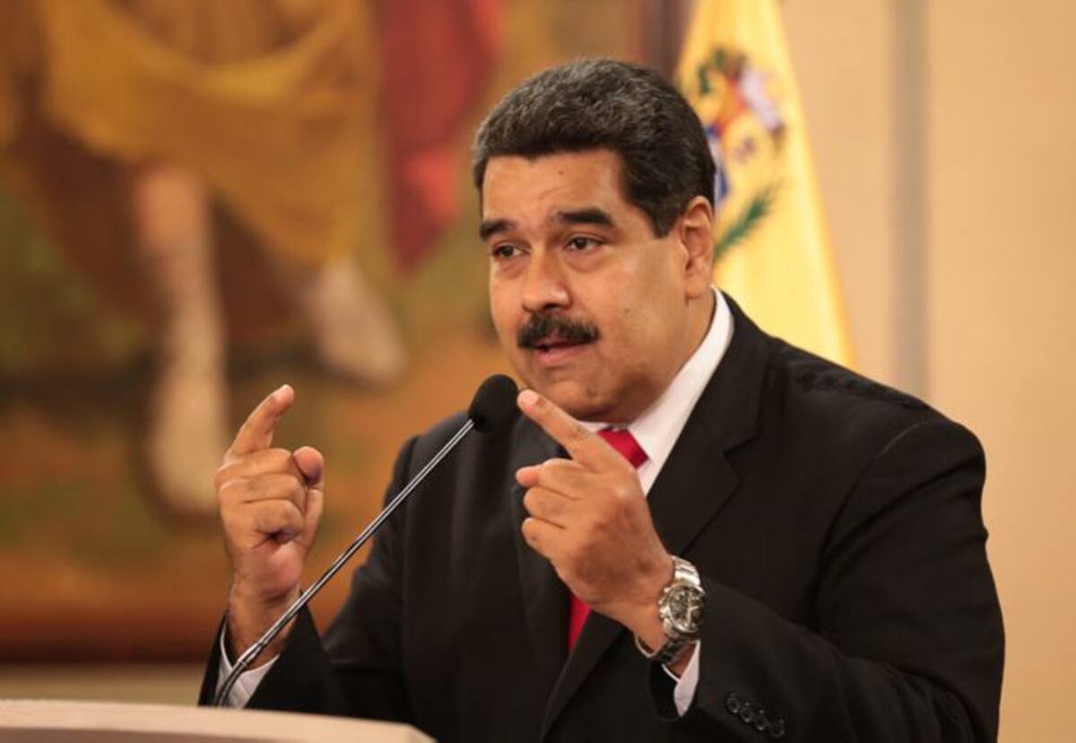 Nicolás Maduro anunció hoy que las autoridades del país pedirán a España la extradición de una persona, que no identificó, por su presunta vinculación con el atentado que sufrió el 4 de agosto. EFE