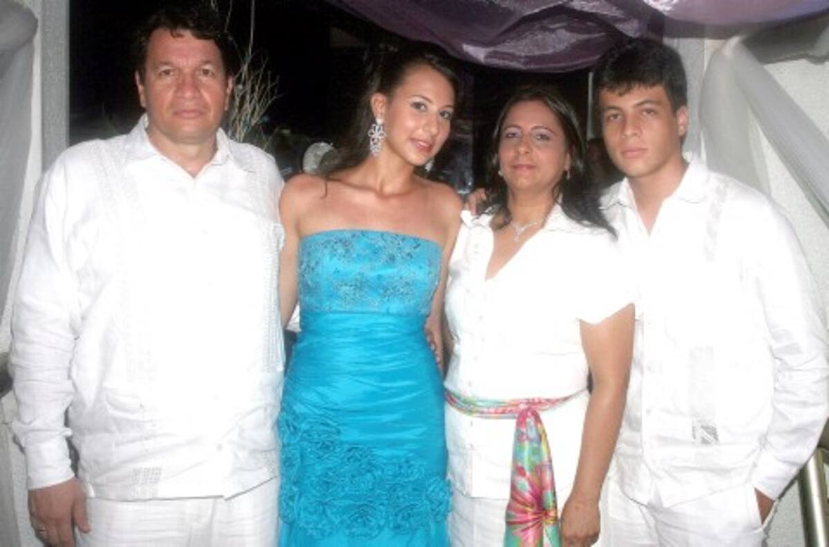 Jaime Angulo De Castro, la cumplimentada, Andrea Carolina Angulo; Carmen Berdugos y Jaime Ricardo Angulo.