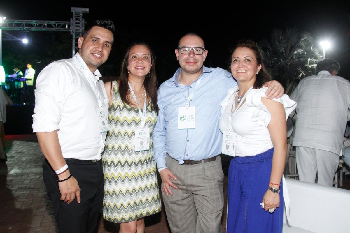 Guillermo Gómez, María Angélica Hernández, Camilo Lagos y Mary Martínez.