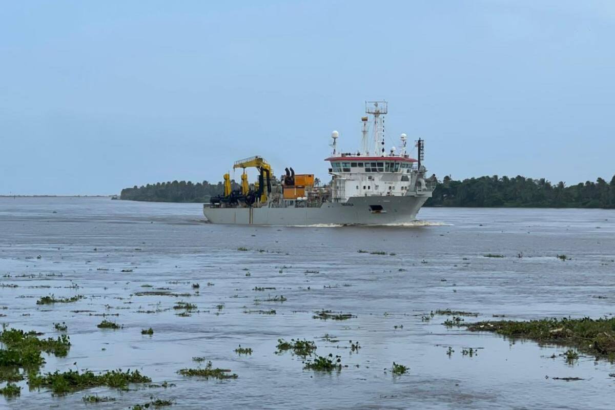Draga Taccola trabaja a medias en zona portuaria de Barranquilla