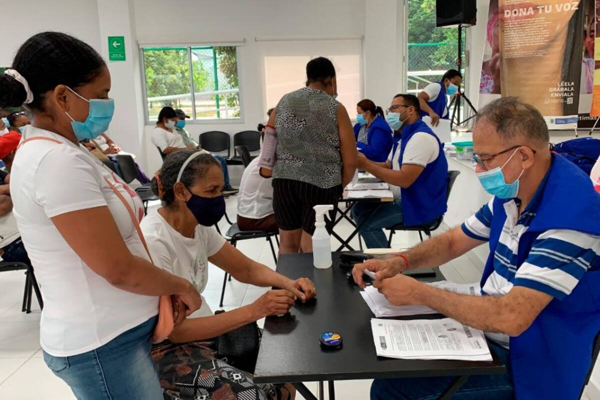 Víctimas del conflicto armado recibieron cartas de indemnización por $1.954 millones