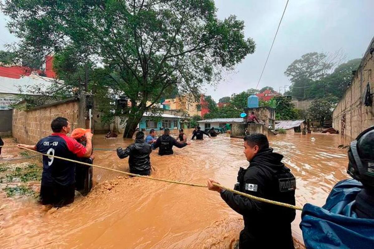 Grace se degrada pero provoca nueve muertes e inundaciones en México