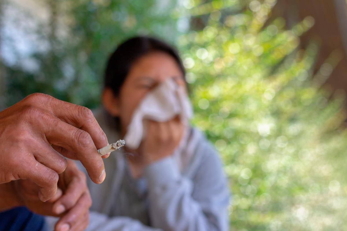 Fumar marihuana podría dañar sus pulmones, más que el cigarrillo