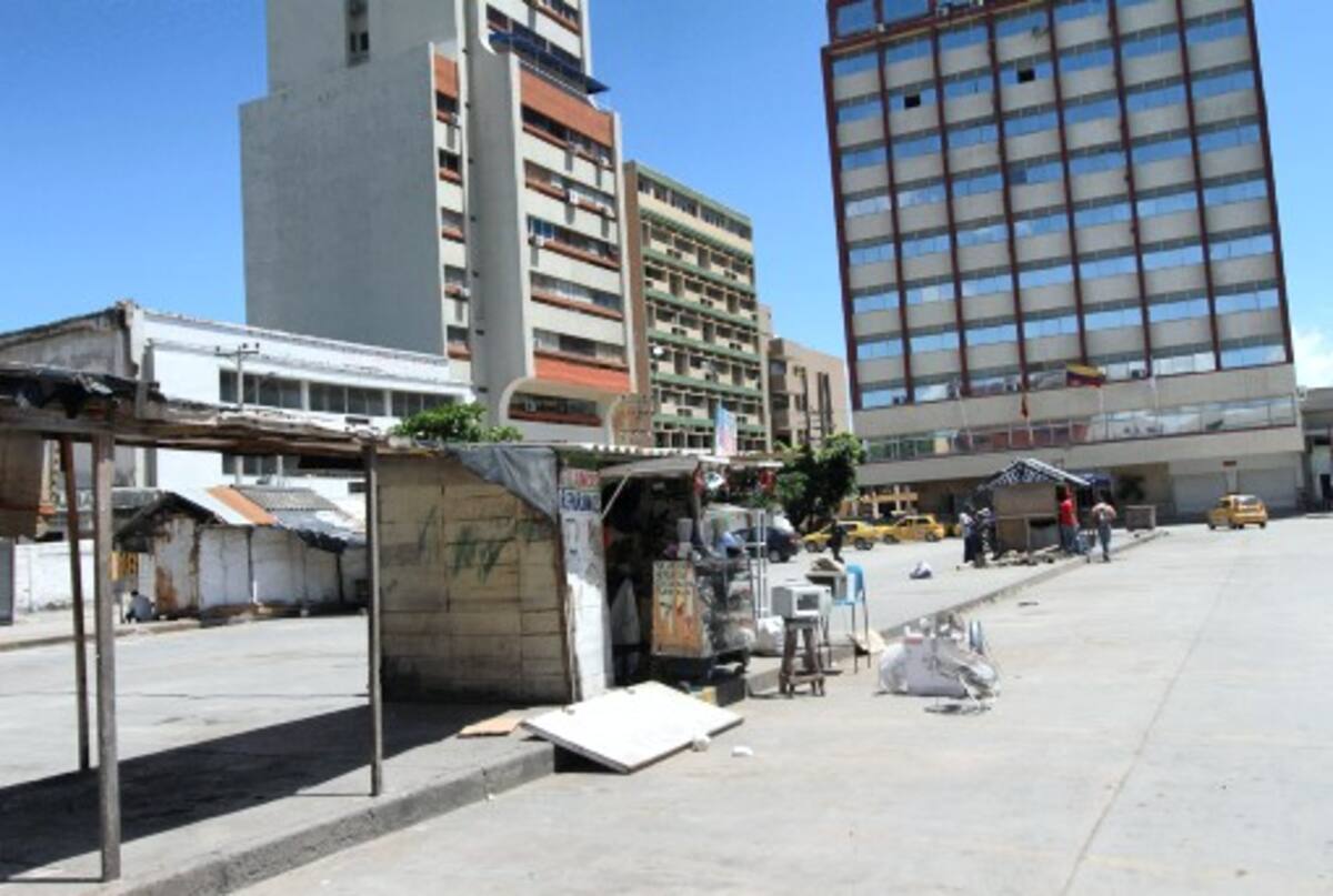 El Distrito anuncia que las obras de renovación urbana en la Plazoleta Telecom comienzan el lunes 13 de junio, y se prevé que para esa fecha esté despejada completamente. AROLDO MESTRE - EL UNIVERSAL