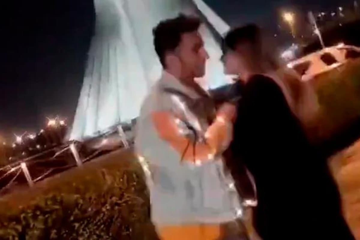 Video: 10 años de cárcel por bailar con su pareja en la calle