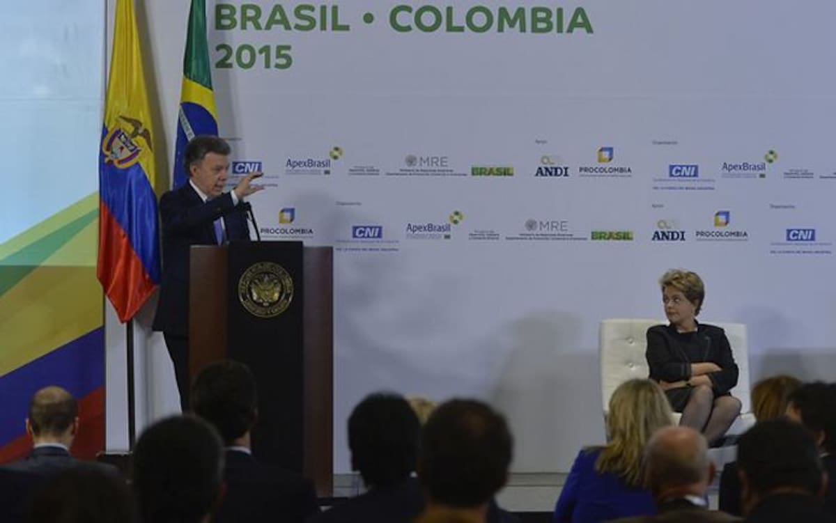 El presidente Juan Manuel Santos y su homóloga de Brasil, Dilma Rousseff, durante la clausura del Encuentro Empresarial entre Colombia y Brasil. COLPRENSA