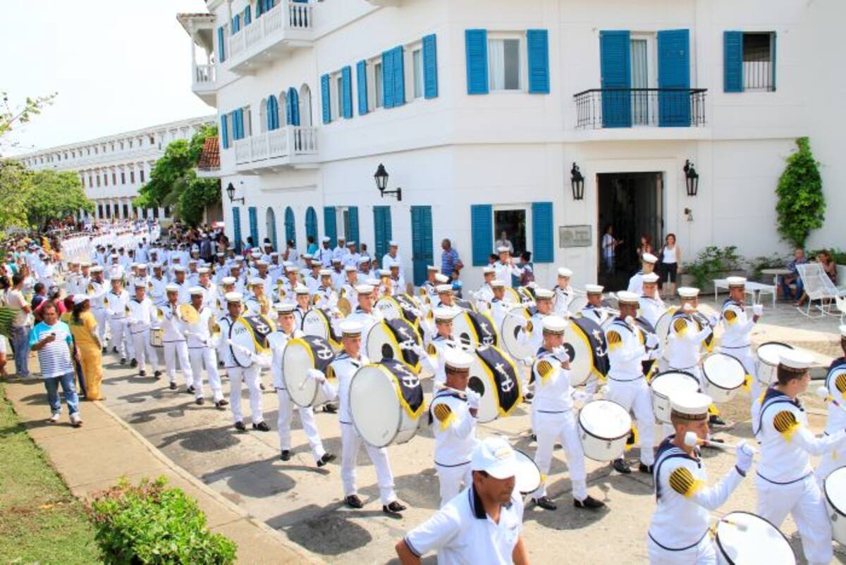 La Armada Nacional participó con sus diferentes unidades en el recorrido. Zenia Valdelamar
