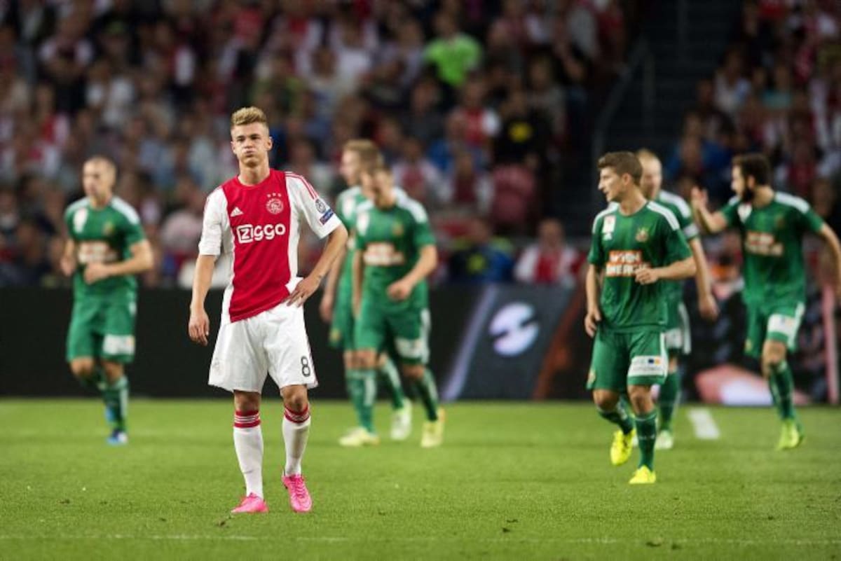 Ajax eliminado a manos del Rapid de Viena. AFP OLAF KRAAK
