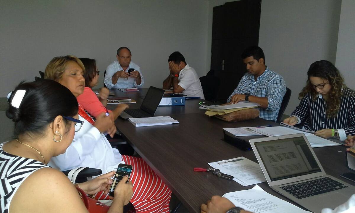 La audiencia sancionatoria se llevó a cabo en la sala de juntas de la oficina jurídica de la Gobernación de Bolívar. Foto: Cortesía