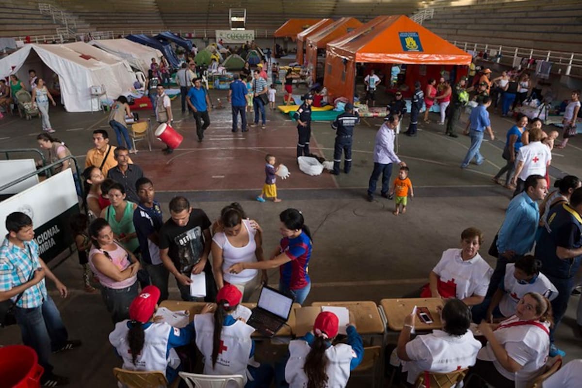 Los deportados son ayudados por las autoridades colombianas. COLPRENSA