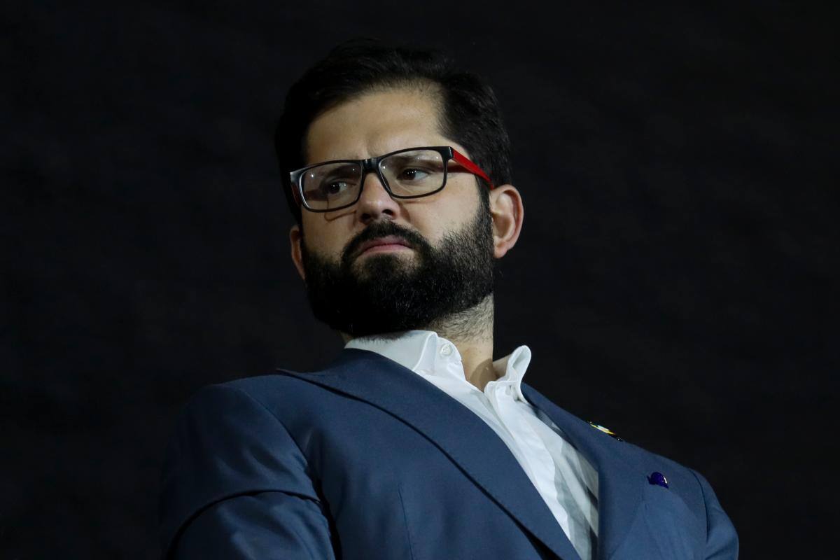 “La política está en deuda con el pueblo”: Boric tras rechazo constitucional