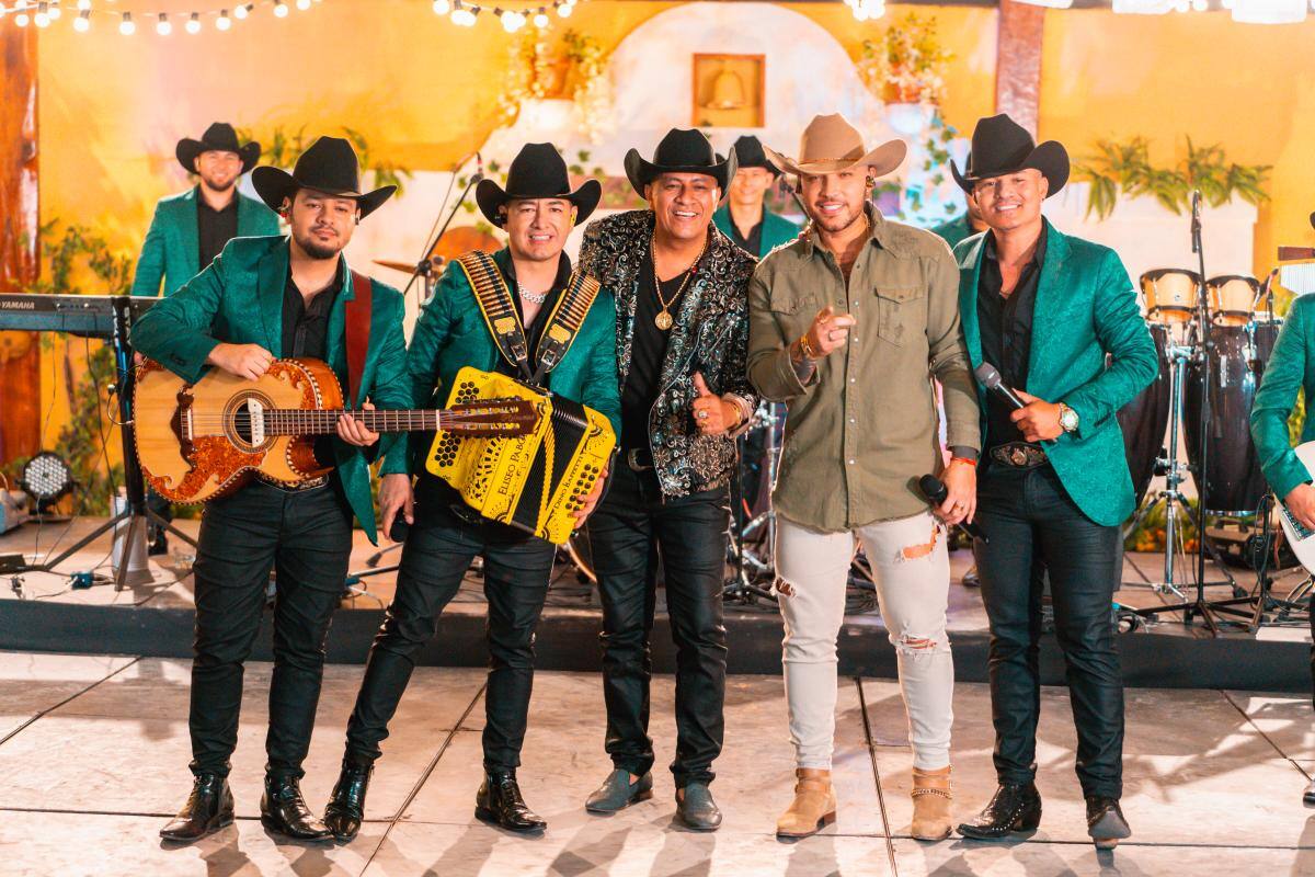 “Cenizas”, lo nuevo de Jessi Uribe junto al grupo Dominio
