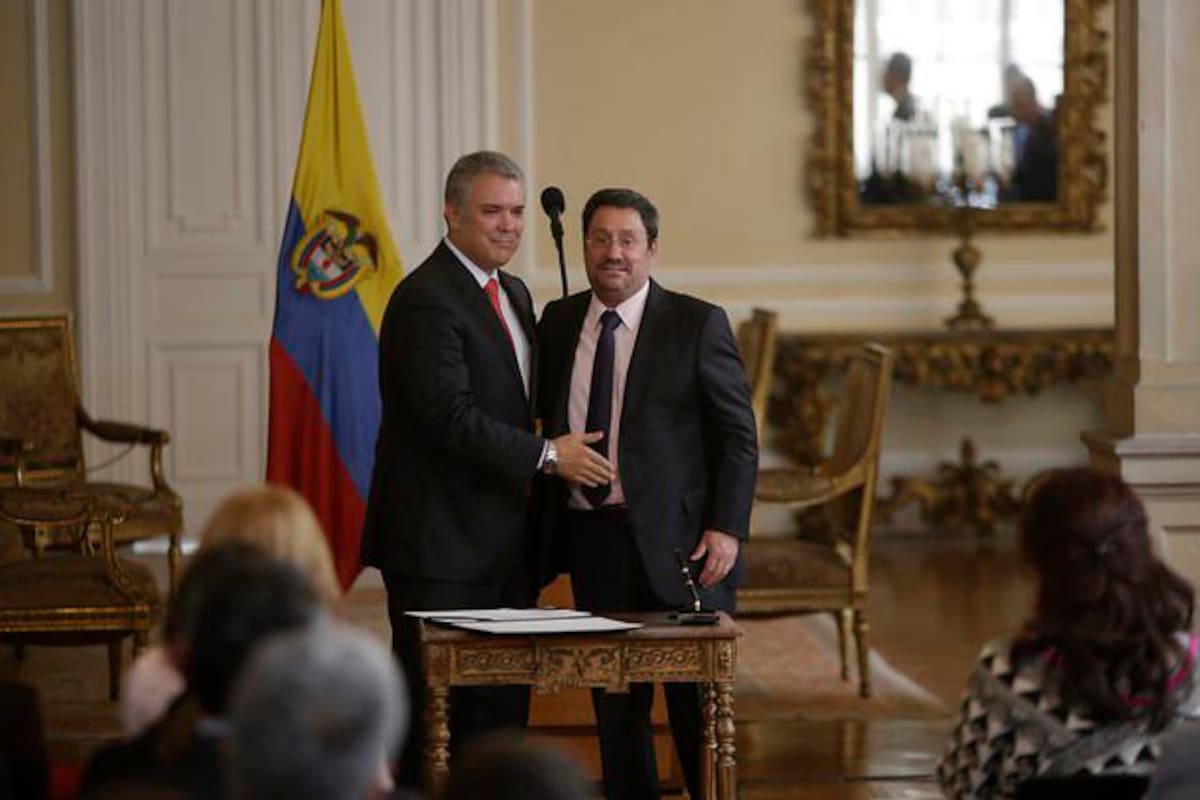 El embajador Francisco Santos ya está en Colombia