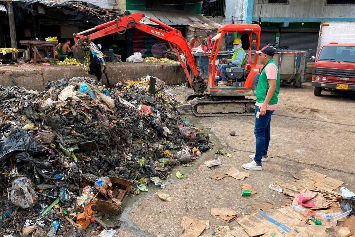 Una tonelada de residuos sacarán del ‘Hueco’ del mercado de Bazurto