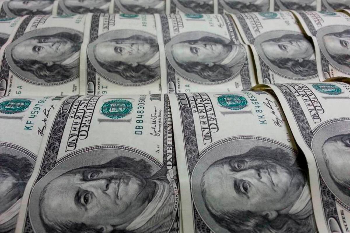 Dólar sigue al alza: así abrió la divisa este viernes 12 de abril