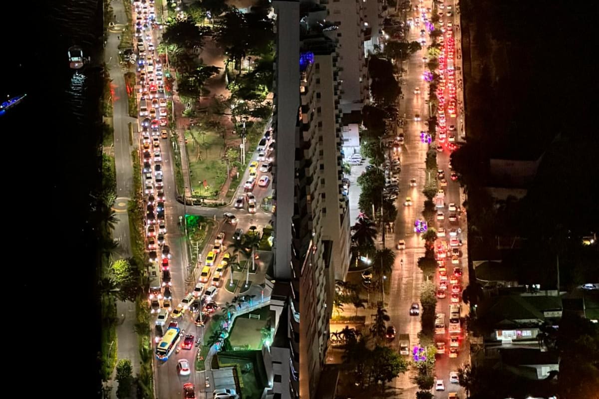 ¡Dos horas en trancones! Ciudadanos se quejan de la caótica movilidad
