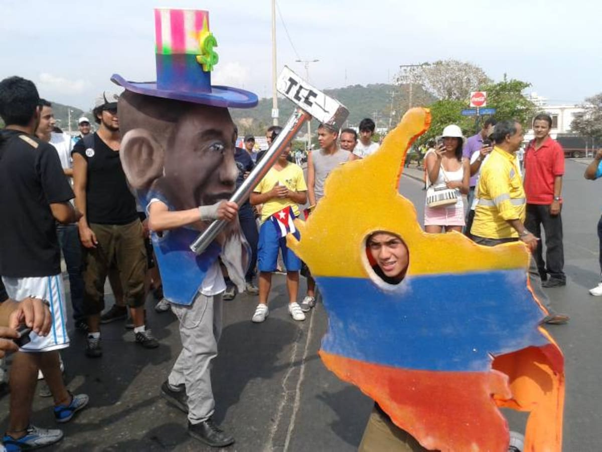 Marcha Cumbre de los Pueblos Luisa Santiaga
