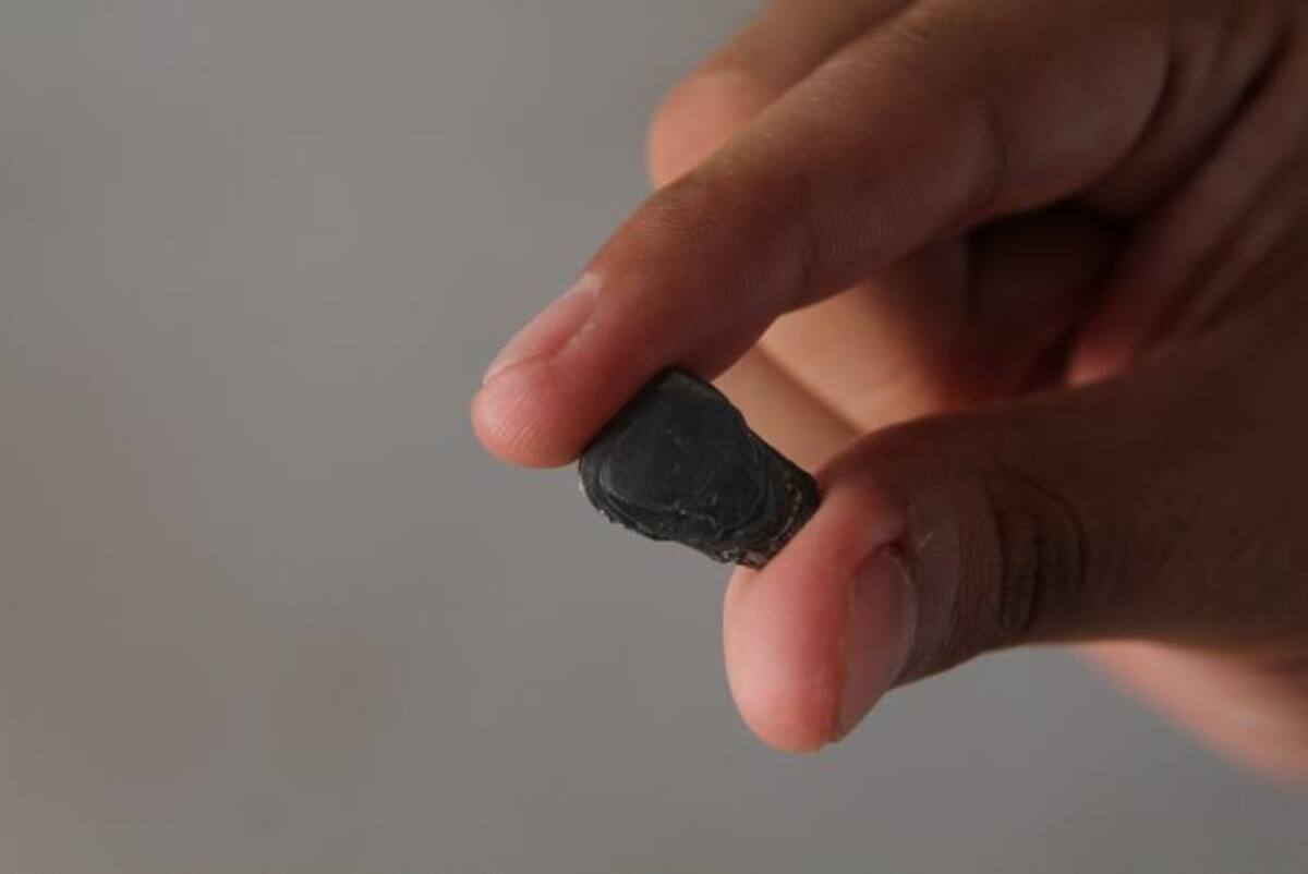 La bala entró por el techo y cayó contra el piso. La menor se salvó por fortuna. El Universal