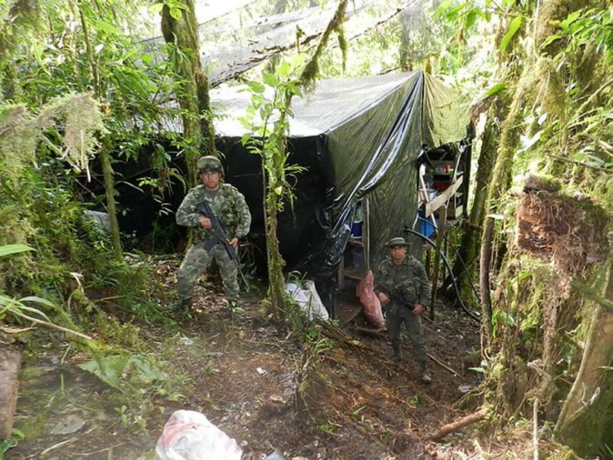 En el lugar los uniformados encontraron 410 kilos de clorhidrato de cocaína listos para ser comercializados en la frontera en, al menos, 2460 millones de pesos. COLPRENSA